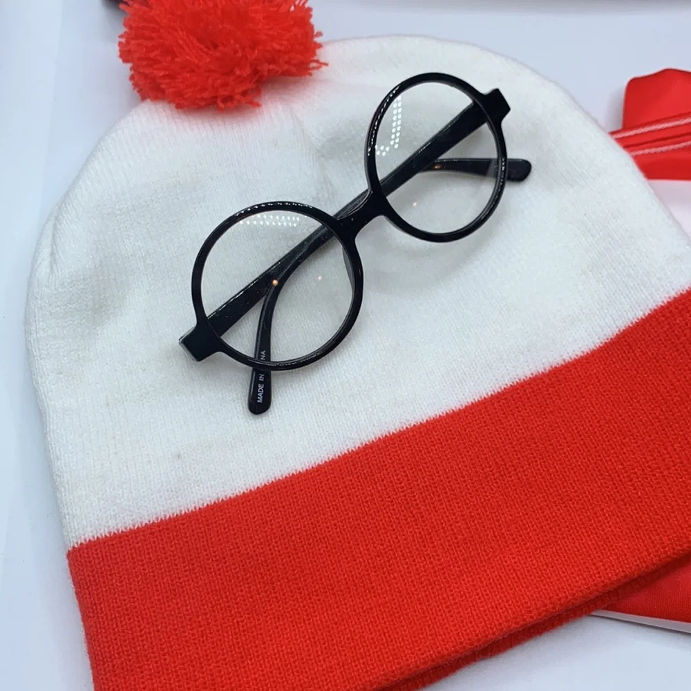 Where’s Waldo Novelty Outfit & Messenger Bag Bundle